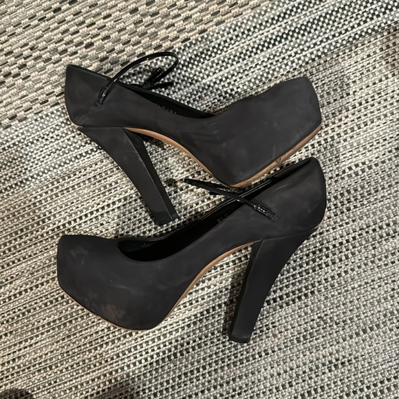 Louis Vuitton 🎉host pick🎉Black Suede Varennes Strap Platform Pumps - Picture 9 of 12